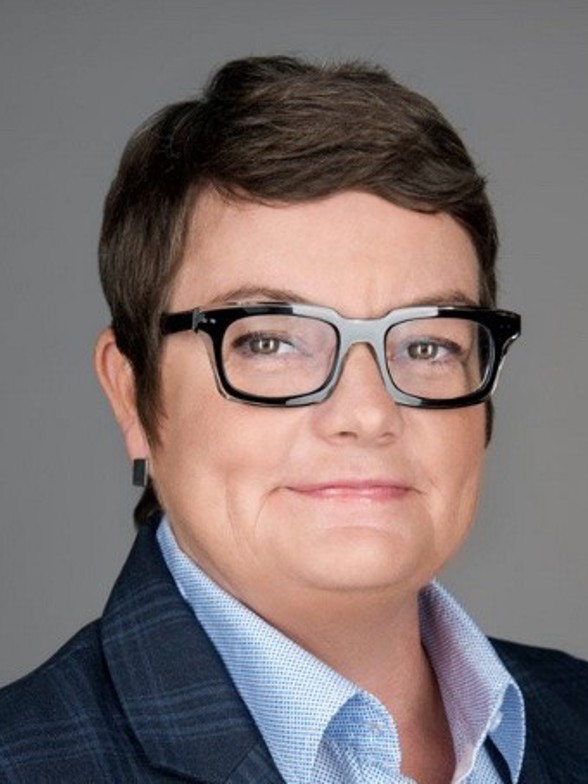 Kris Perry head shot