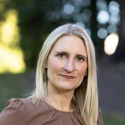 Erin Kennedy head shot