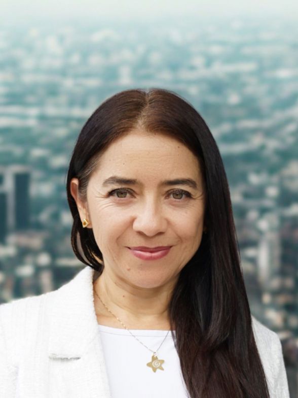 Cristina Barrera headshot