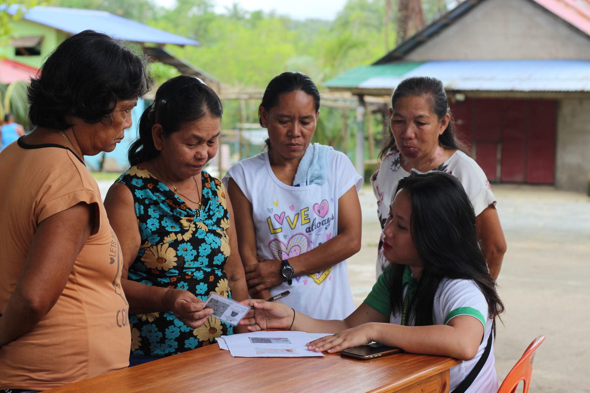 RS72697_Editha_multi purpose cash assistance_CZabala (3)_lpr.JPG